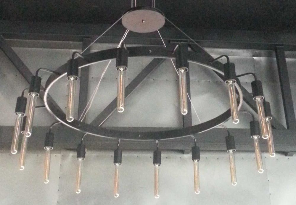 Велика люстра  в стилі лофт. В наявності 5 штук. Порошкове покриття .