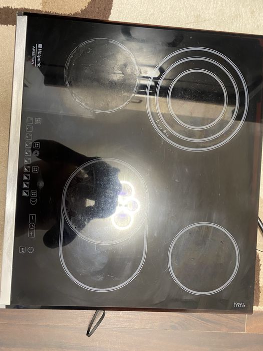 Продам электроплиту Ariston