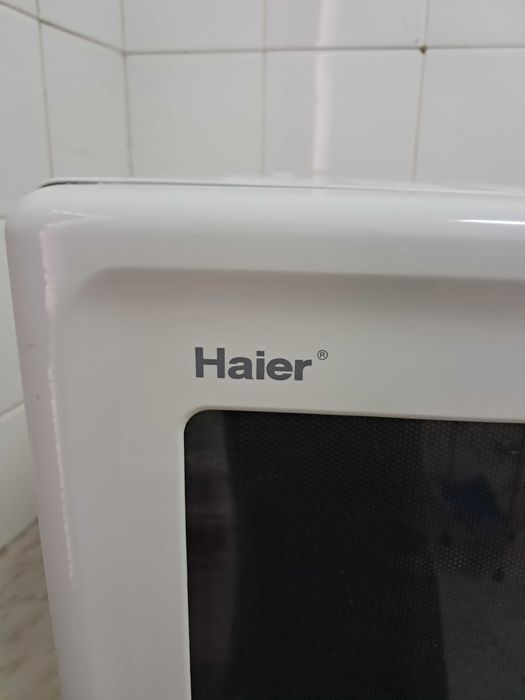 Microondas marca Haier usado em bom estado