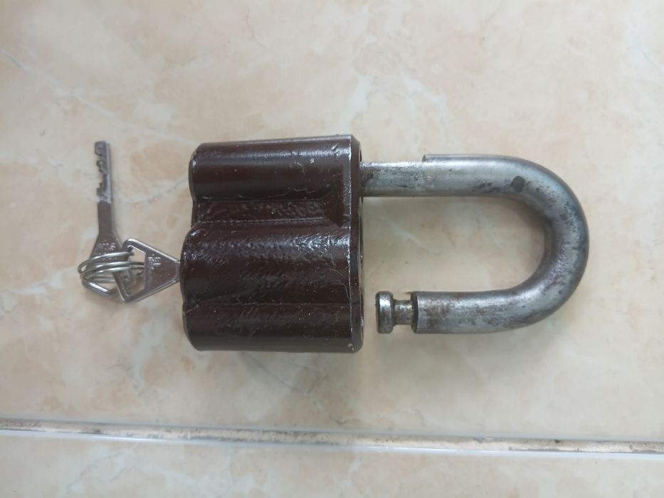 Продается замок чаз