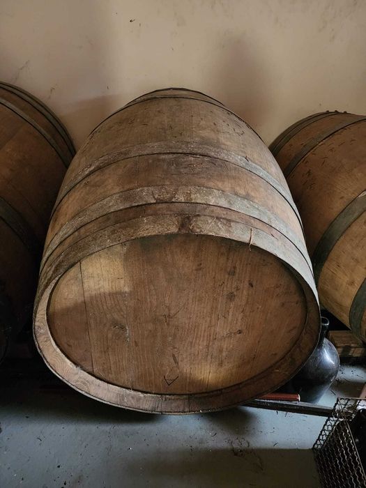 barricas, pipas, pipos, barris de madeira de castanho, sem tosta.