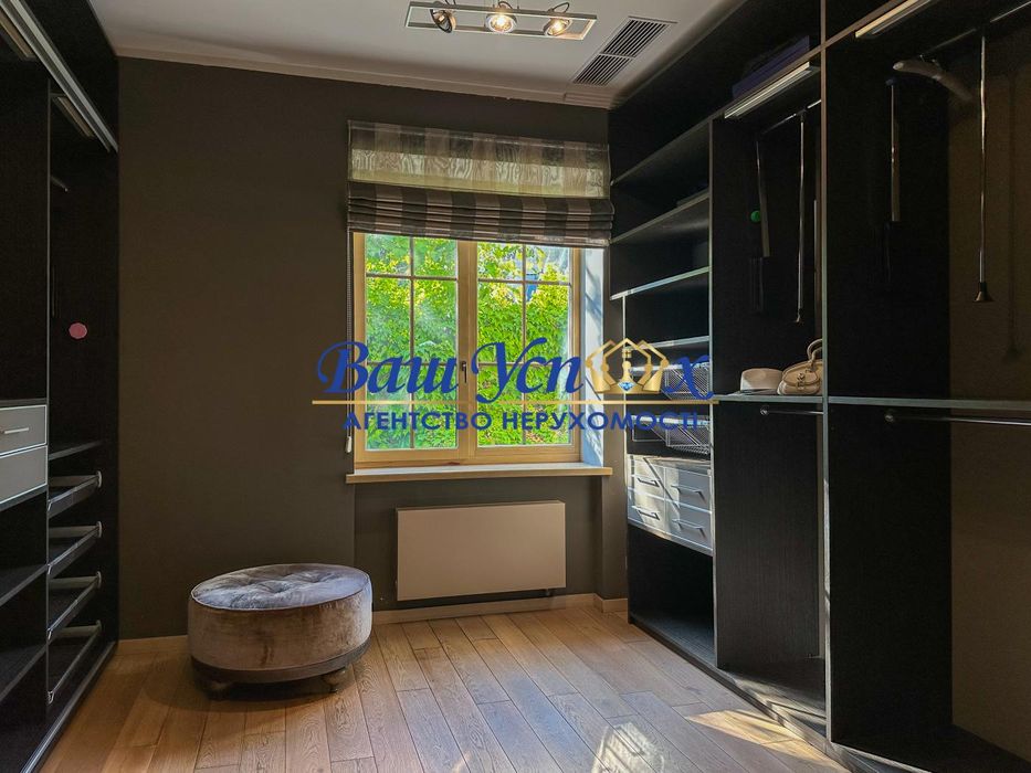 Продажа дома в центре Киева  ул. Зверинецкая, Печерск, Киев.