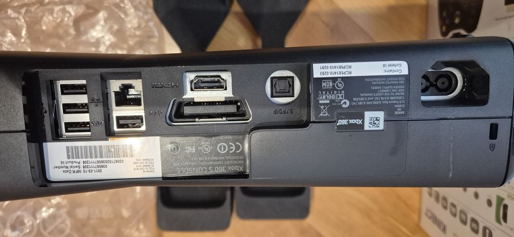 Xbox 360 S 4GB Kinect pad gra komplet pudełko bardzo dobry stan