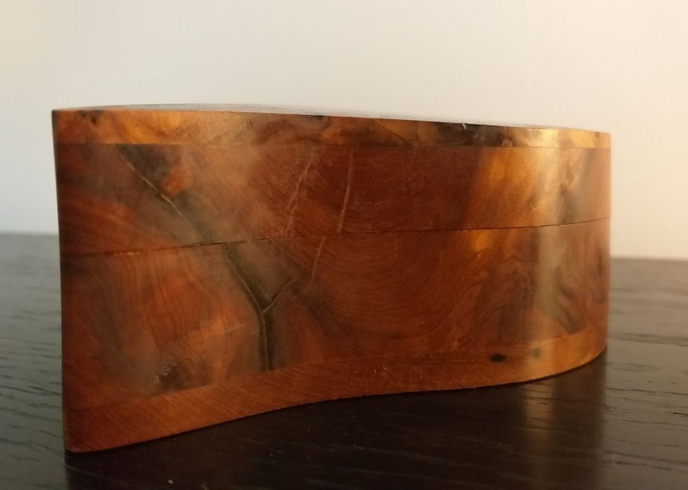 Guarda-jóias em madeira exótica