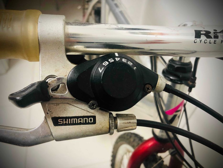 Bicicleta BTT c material Shimano
