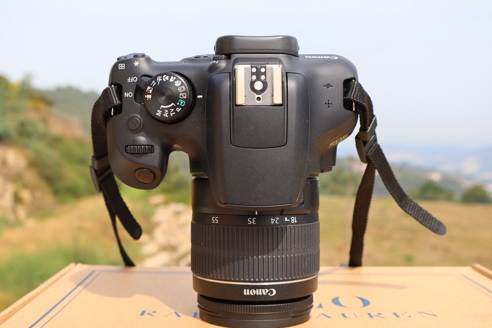 Canon EOS 1300D + EFS 18-55mm