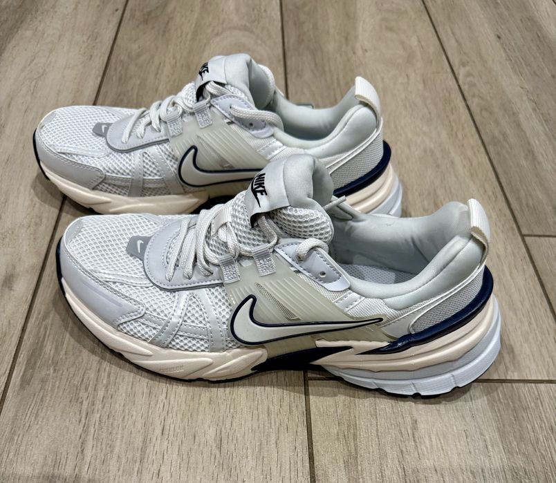 Кросівки Nike V2K Run Shoes