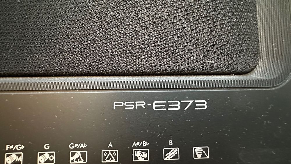Teclado Yamaha PSR-E373 + Suporte + Banco Acolchoado Boston