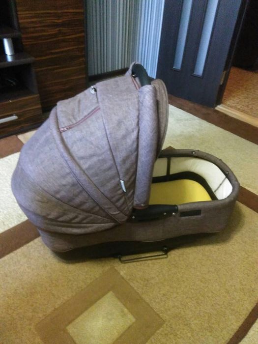 Продам детскую коляску