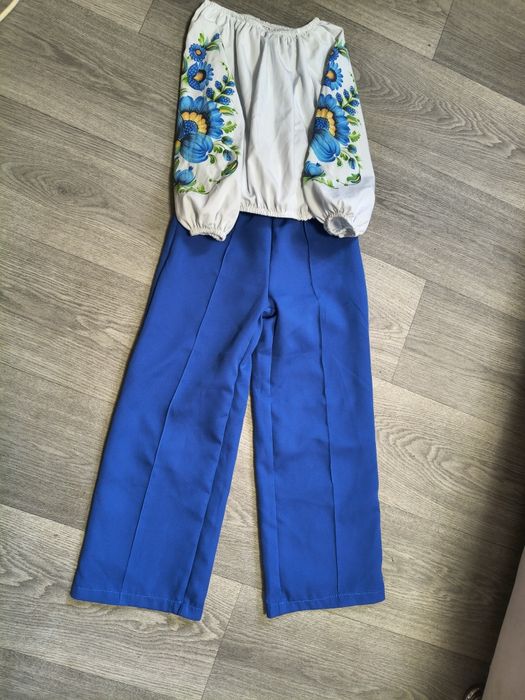 Продам костюм на дівчинку