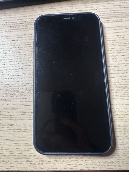 Iphone 11 cinzento em bom estado e funcionar perfeitamente