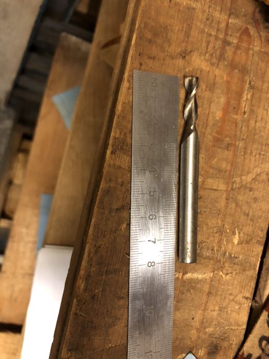 Фрезы концевые и шпоночные ц/хв от 3-20, есть удлиненные
