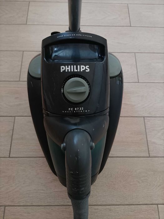 Два пылесоса "Philips" "Чайка 3"