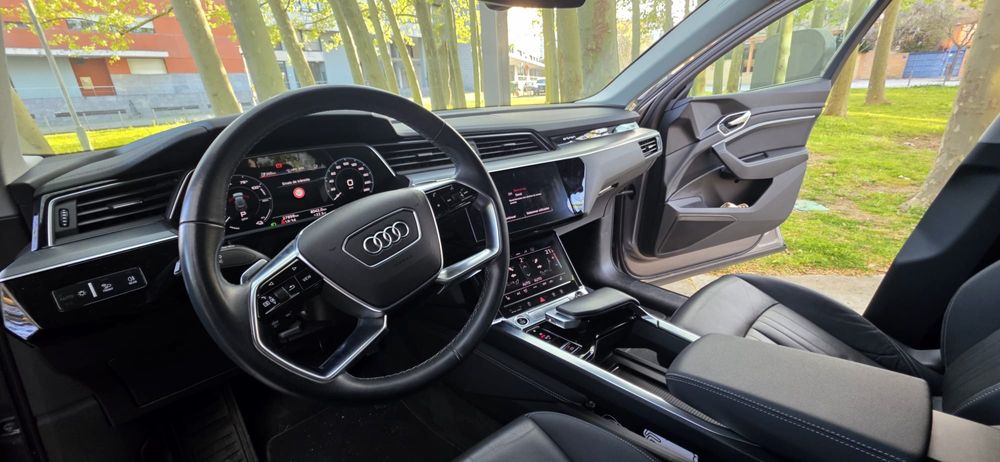 Audi etron 55 advanced