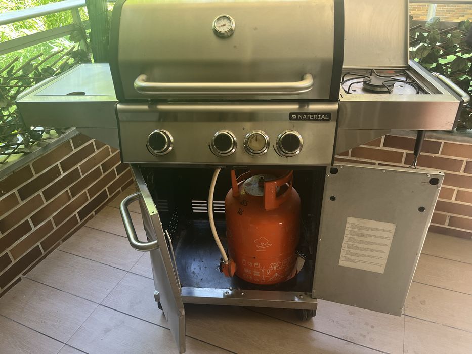 Grelhador a gas com bico em muito bom estado
