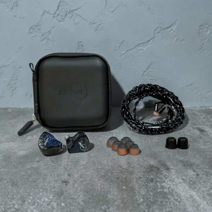 Ziigaat Lush Studio 1DD+4BA Hybrid IEM