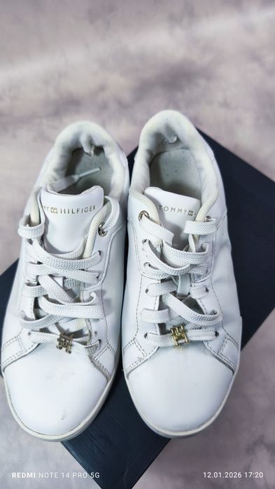 Białe damskie sneakersy Tommy Hilfiger Court Sneaker Golden TH