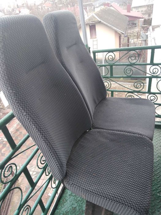 Сідушки автомобільні