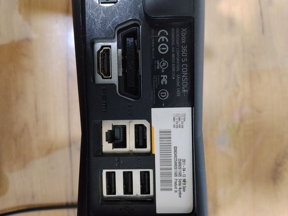 Xbox 360 Slim 320 GB Aurora