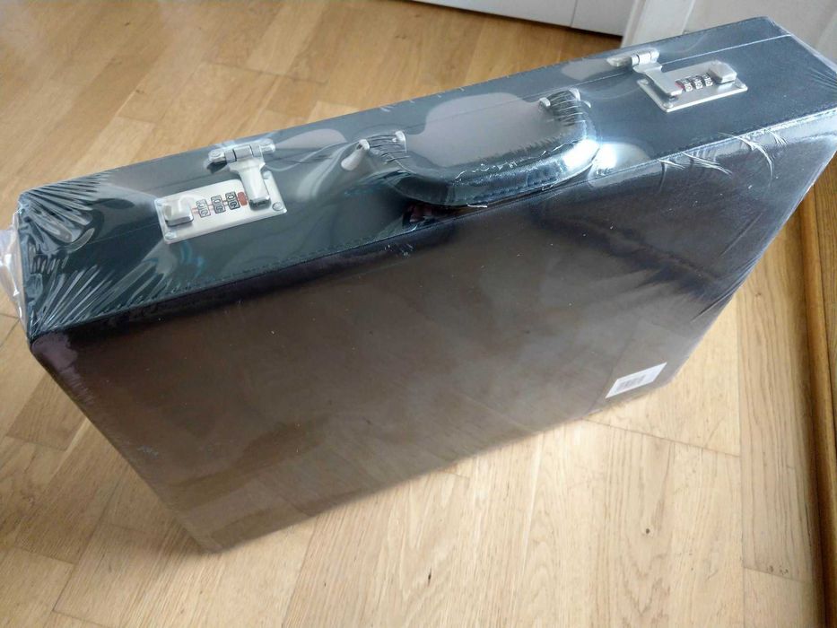 Zestaw sztućców Gerlach Flames NK03 w walizce 68 elem.