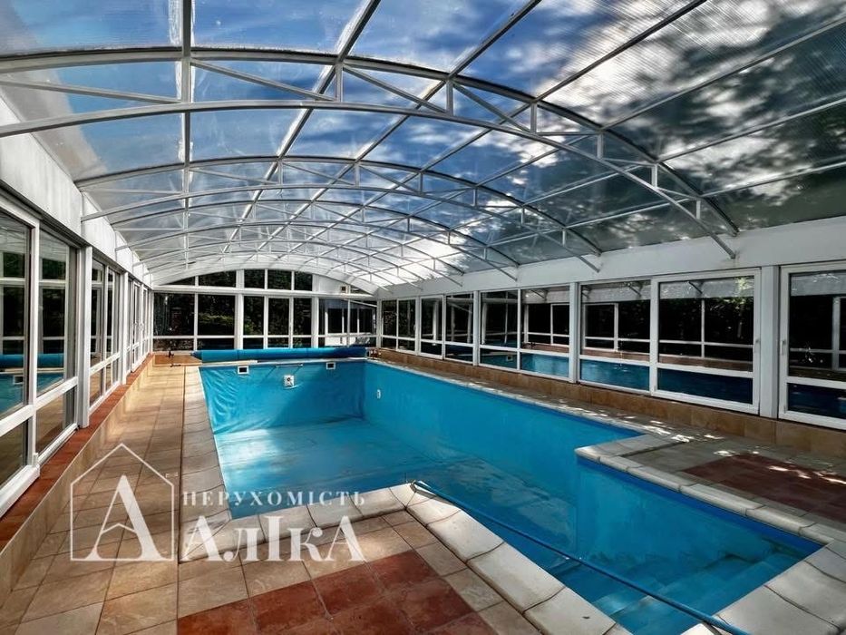 Продам великий маєток в неймовірному місці на березі річки Дністер