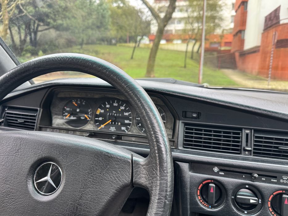 Mercedes 190D muito bom estado