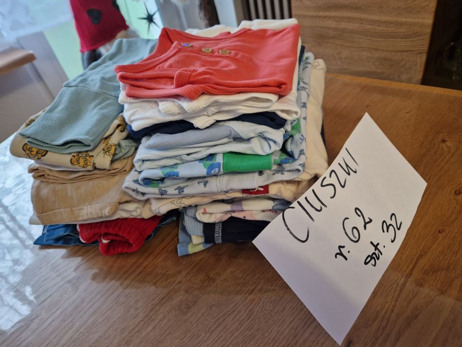 +GRATIS! 32 szt. MIX ciuszki ubranka 62 JAK NOWE
