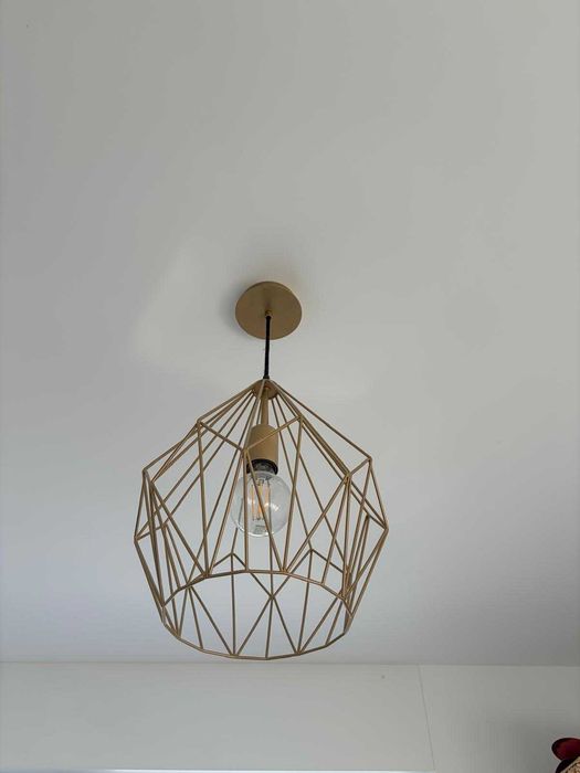 Candeeiro Eglo Carlton Dourado