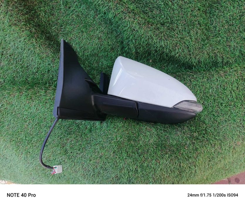 lusterko lewe 5 pin toyota yaris iiii lift 040