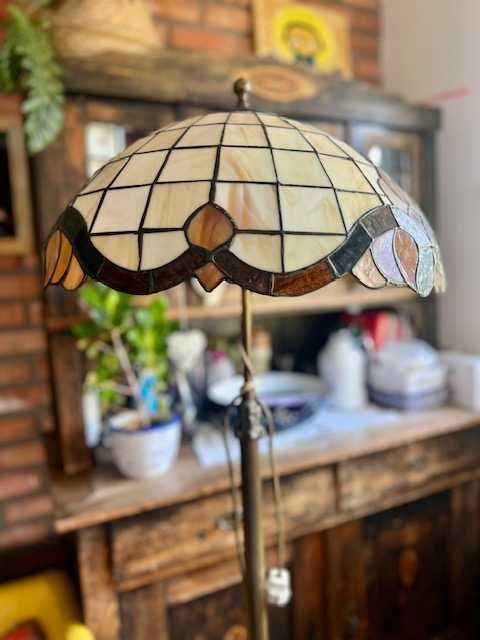 Piękna lampa witrażowa (tiffany)