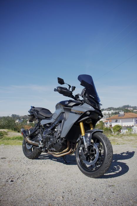 Yamaha Tracer 9 GT+ 2024 com material