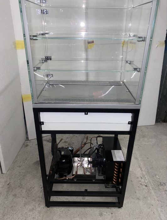 Холодильна вітрина під замовлення