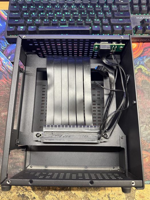 Корпус для пк mini itx+райзер pcie 4