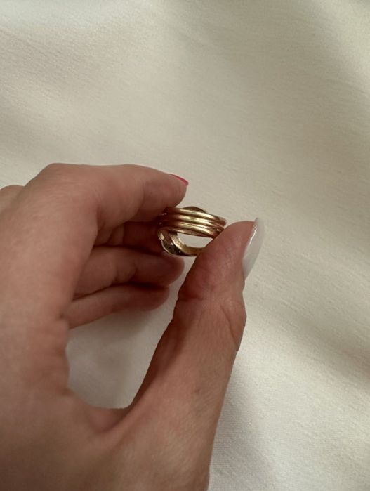 Девичье/женское золотое кольцо.