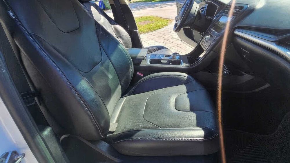 Ford Fusion Hybrid Titanium      2019