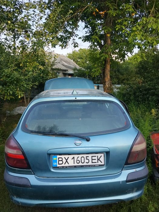 Автомобіль Ніссан після ДТП