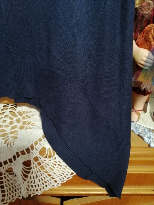 Sweterek. Granatowy 38