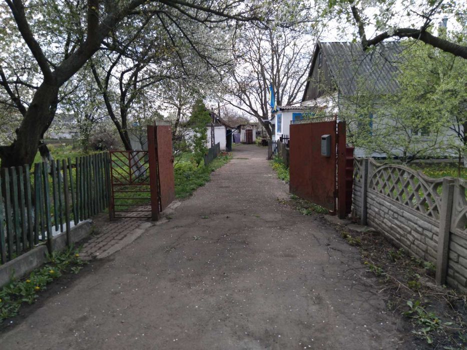 продам будинок 20 км від міста