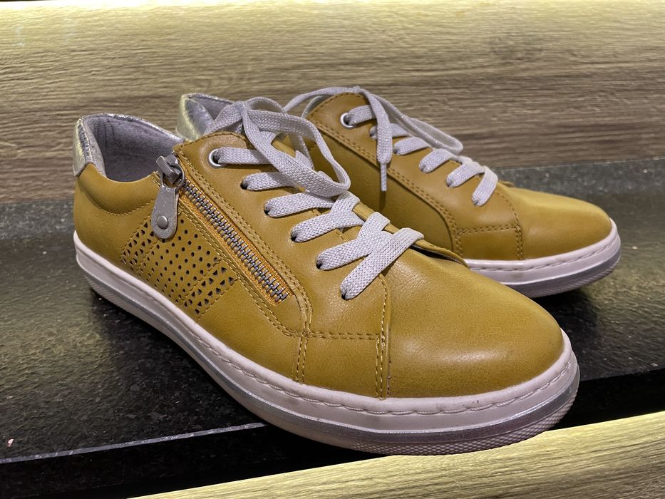 Trampki/adidasy rozmiar 39 miodowe
