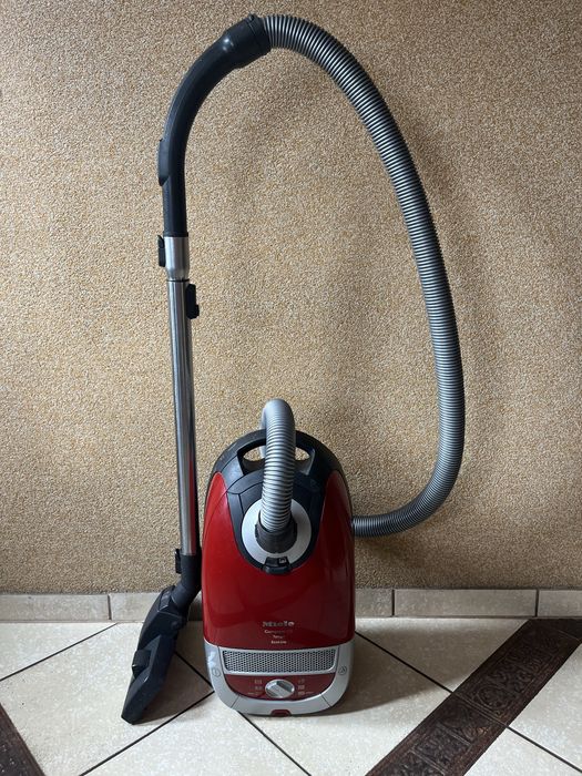 Odkurzacz workowy Miele Complete C2