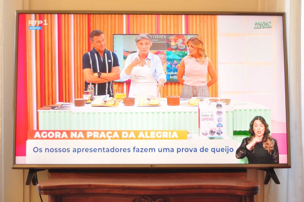 televisão Smart Tv LG 50 polegadas (LED - 50'' - 127 cm - 4K Ultra HD - Smart TV - Wi-Fi Bluetooth) em excelente estado