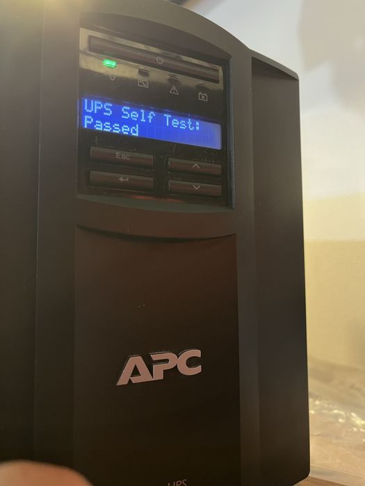 UPS APC Smart UPS 1000 SMT1000i.
