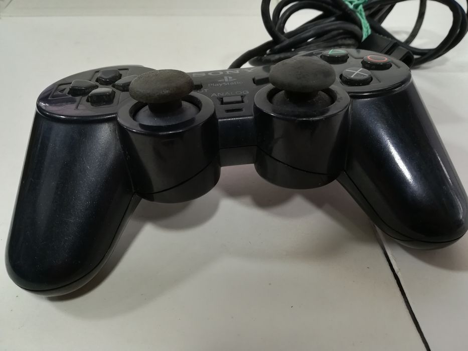 Ігрова приставка PlayStation 2 джойстик.