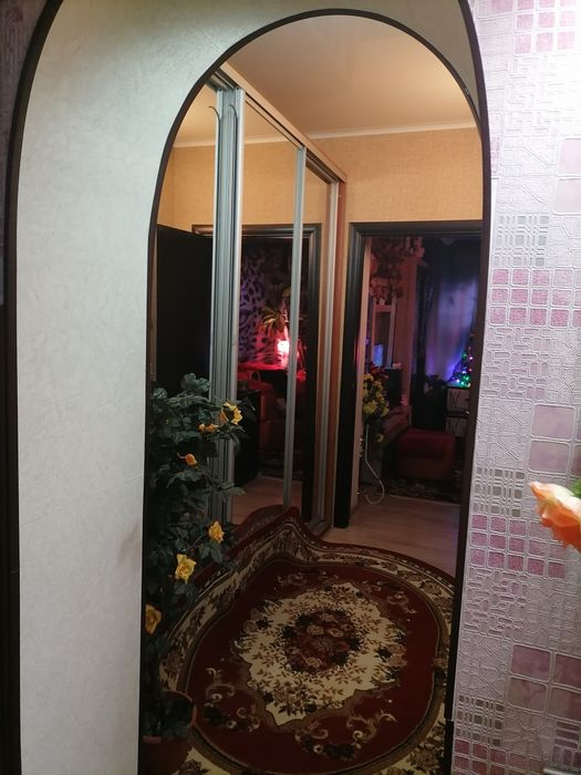 Продаётся 2ком. жильё очень симпатичное, ухоженое, в тихом дворике.