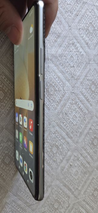Wyświetlacz z ramką do Xiaomi Mi 11T.