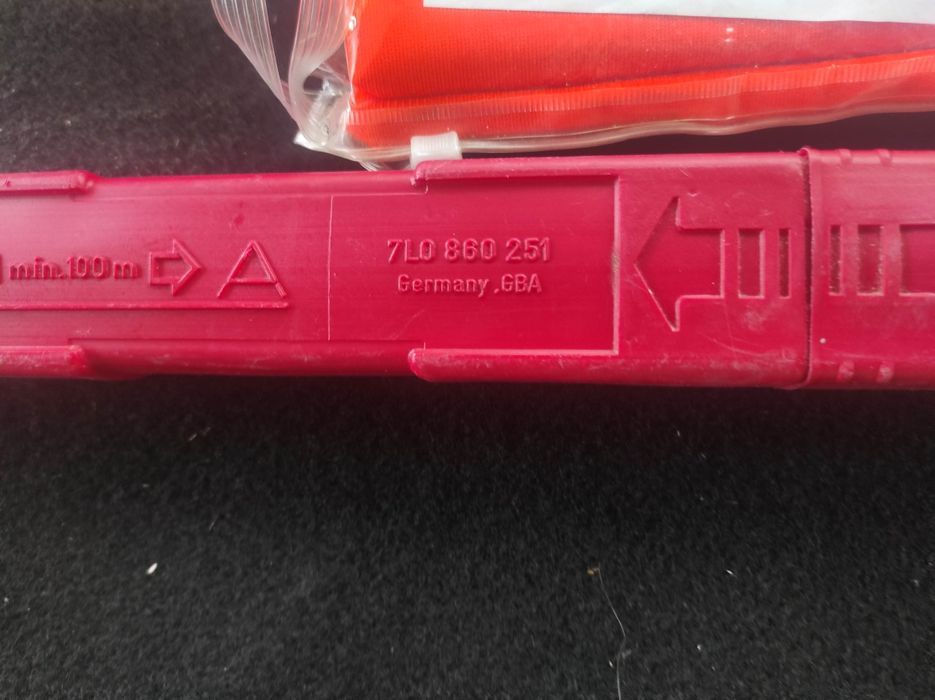 Знак аварійної зупинки vw touareg,tiguan,skoda superb,octavia,seat