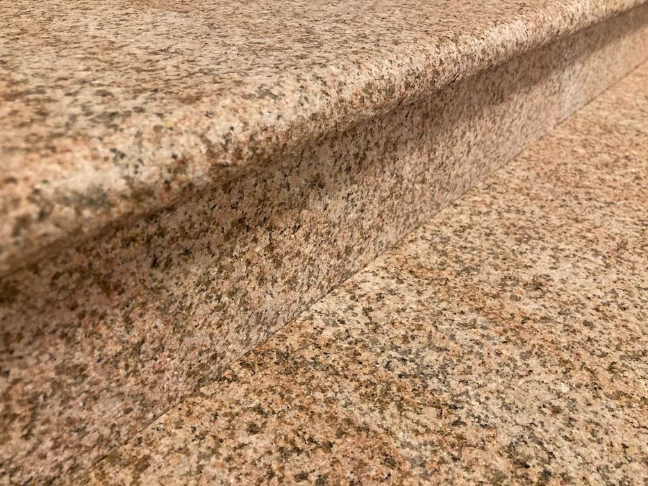 podstopień granitowy schody 150x15x2cm G682 SD Yellow Rock płomieniowany