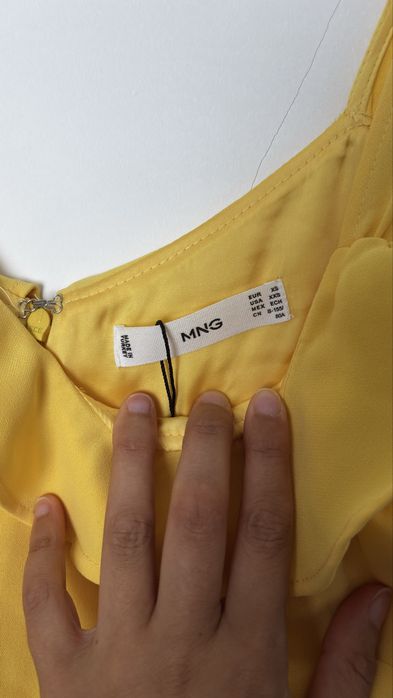 Macacão amarelo novo com etiqueta
