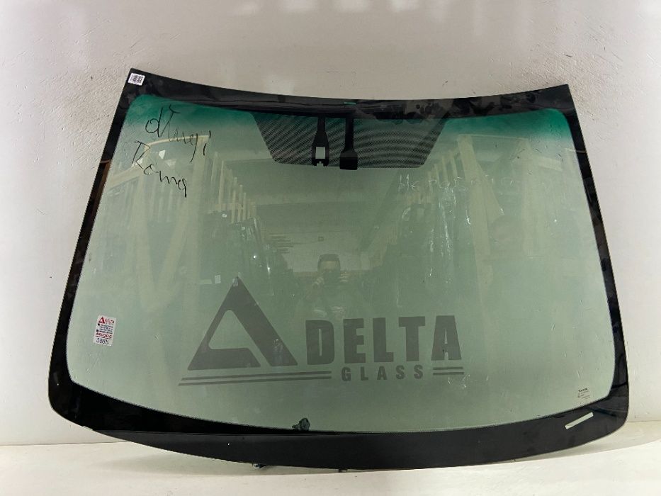 Автоскло на Toyota Camry CH-R Rav-4 LandCruiser Avalon Prius Avensis