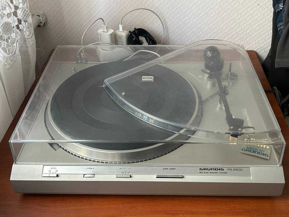 Проигрыватель винила Grundig PS 2500